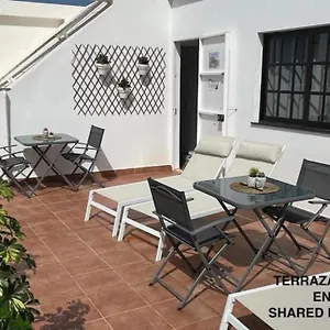 https://apartamentos-tienda-loly.in-canary-islands.com