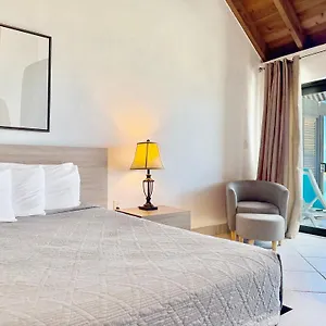 https://sapphire-beachfront-renovated-villa-1200-sf-free-wi-fi.comcaribbean.com